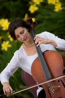 Sarah Kapps, cello