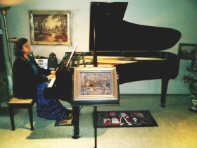Composer Carol Worthey playing 'Snow Flurries' (photo by Ray Korns)