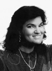 Carol Worthey (Headshot 7)