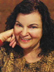 Carol Worthey (Headshot 8)